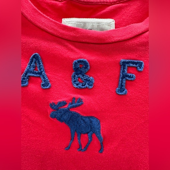 Abercrombie and fitch red women’s tee medium - Picture 2 of 5